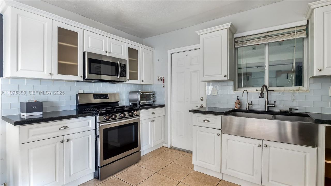 7861 Sheridan St , Hollywood, FL 33024 Photo