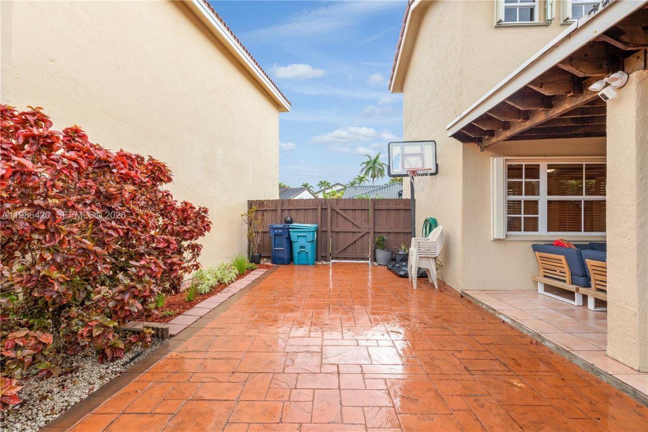 4520 SW 154th Ct, Miami, FL 33185 Photo