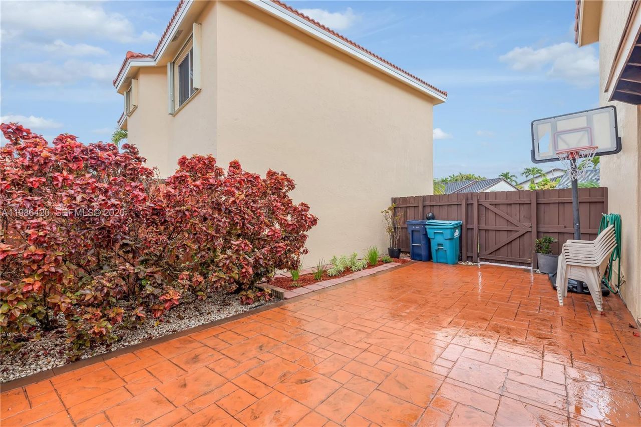 4520 SW 154th Ct, Miami, FL 33185 Photo