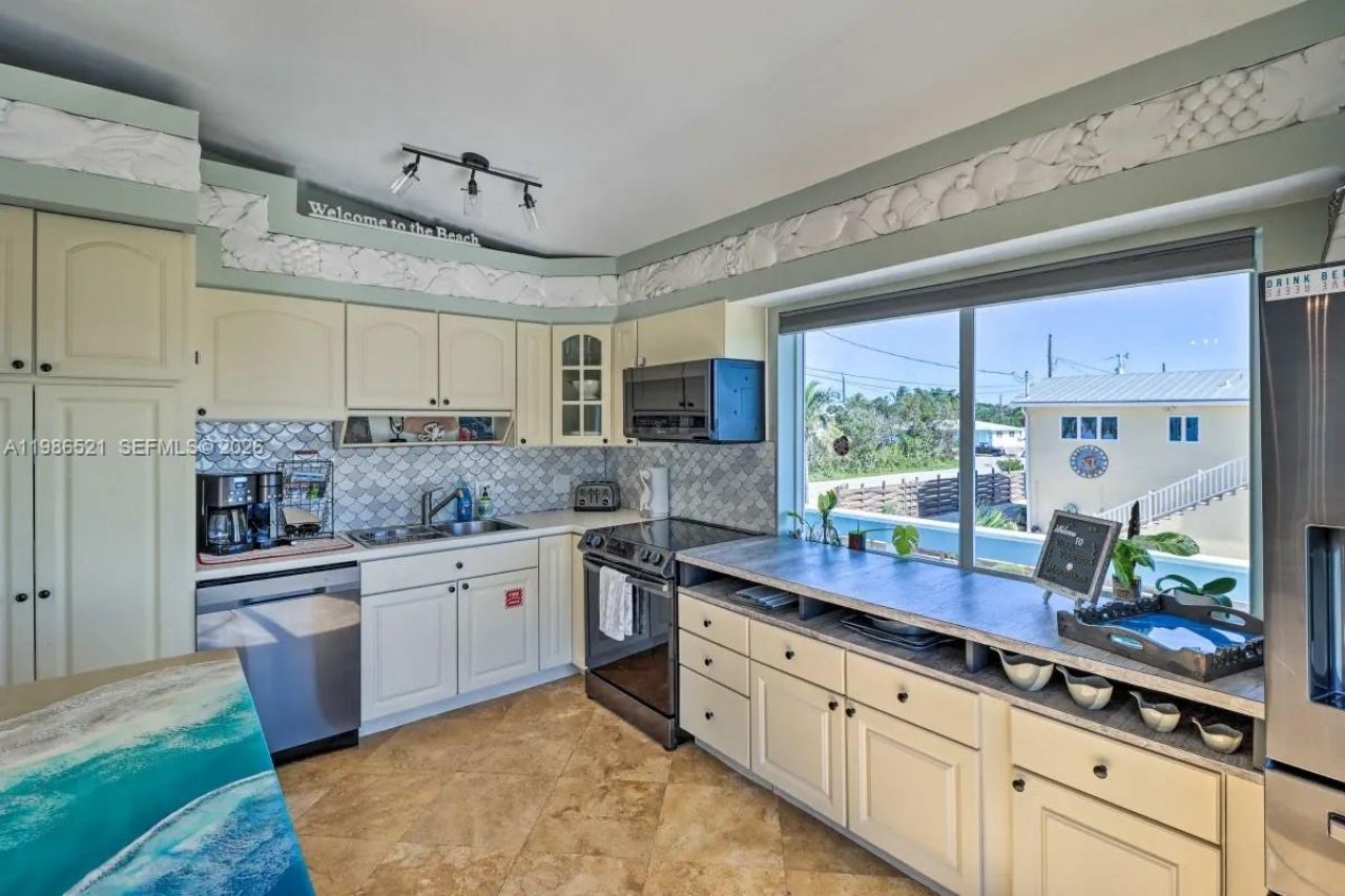 6501 Oceanview Ave, Marathon, FL 33050 Photo