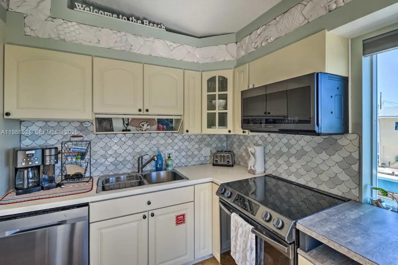 6501 Oceanview Ave, Marathon, FL 33050 Photo