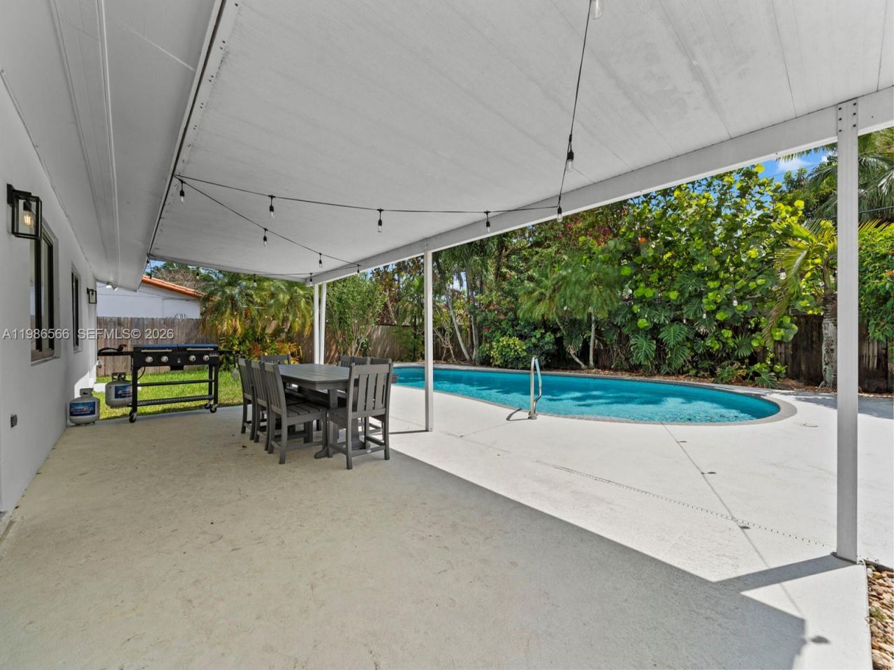 9020 SW 187th Ter , Cutler Bay, FL 33157 Photo