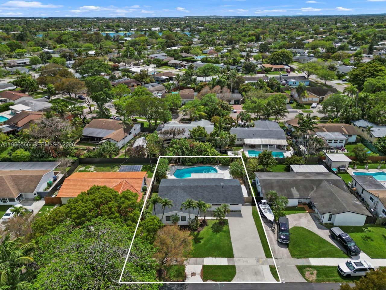 9020 SW 187th Ter , Cutler Bay, FL 33157 Photo