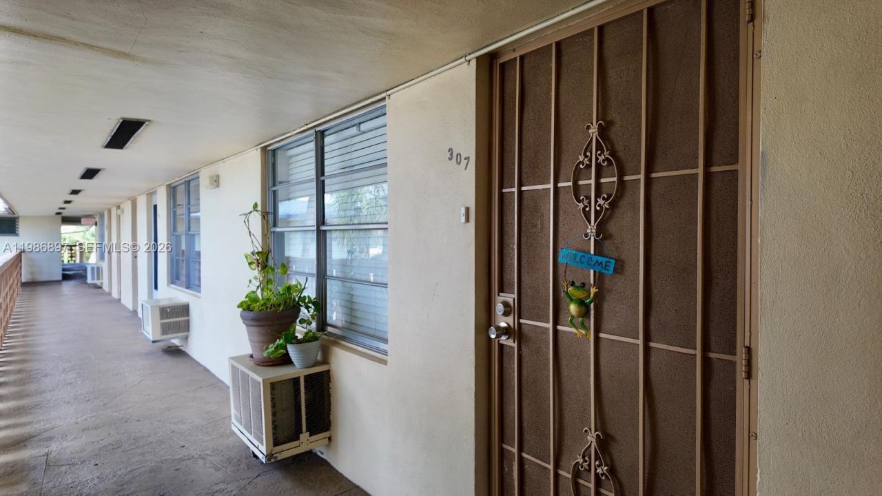 16901 NE 13th Ave , Unit 307, Miami, FL 33162 Photo