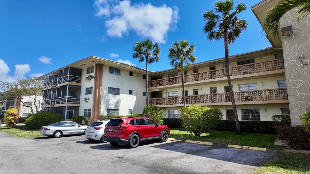 16901 NE 13th Ave , Unit 307, Miami, FL 33162 Photo