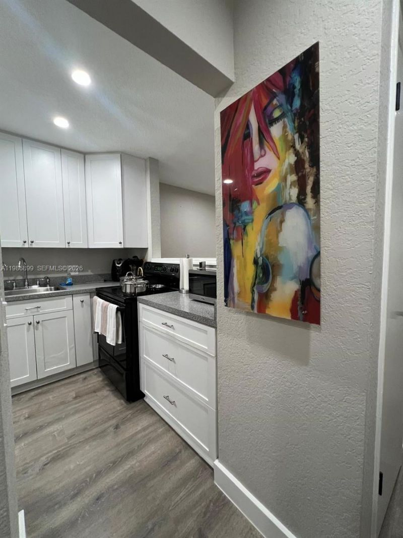 1432 S Lakeside Dr , Unit 5, Lake Worth, FL 33460 Photo