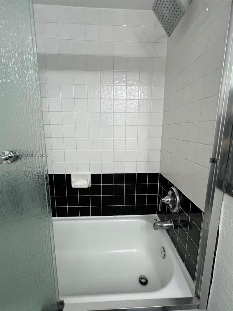 1432 S Lakeside Dr , Unit 5, Lake Worth, FL 33460 Photo