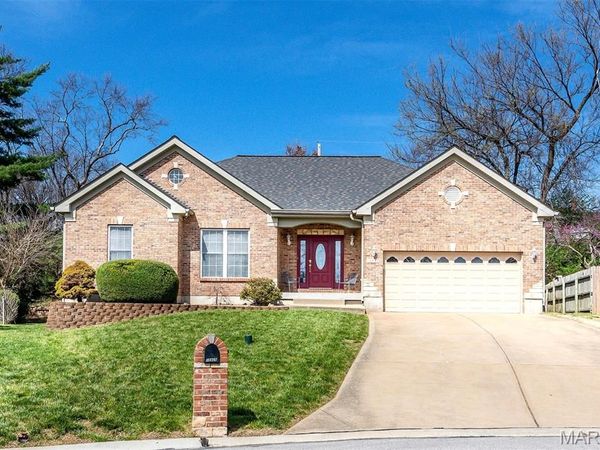 10825 Larkspur Drive, St Louis, MO 63123