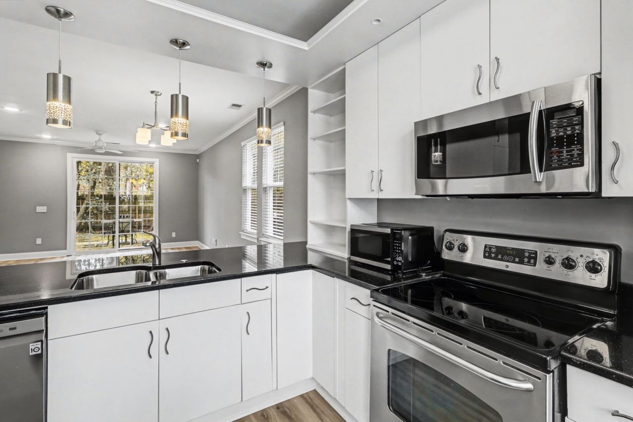 2101 Tibbett Court Photo 6