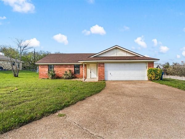 614 Circle Creek Drive, Hewitt, TX 76643