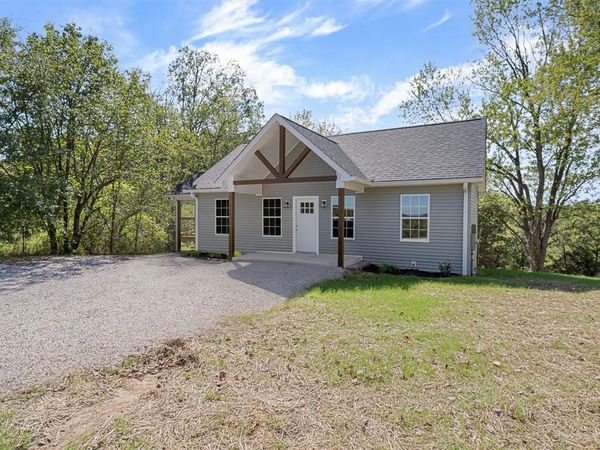 479 Sandy Flat Road , Brownsville, KY 42210