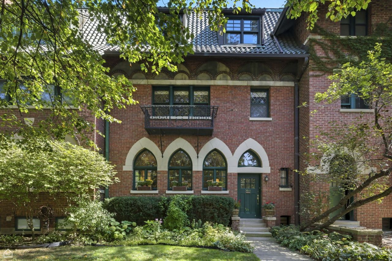 5611 S Kenwood Avenue, Chicago, IL 60637