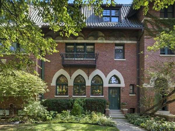 5611 S Kenwood Avenue , Chicago, IL 60637