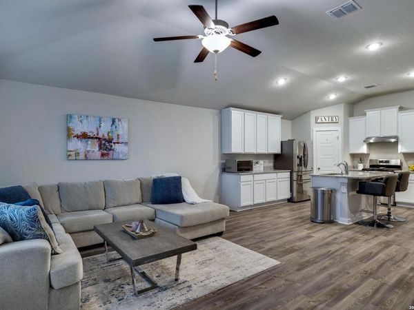 6910 Shiraz Way, Converse, TX 78109