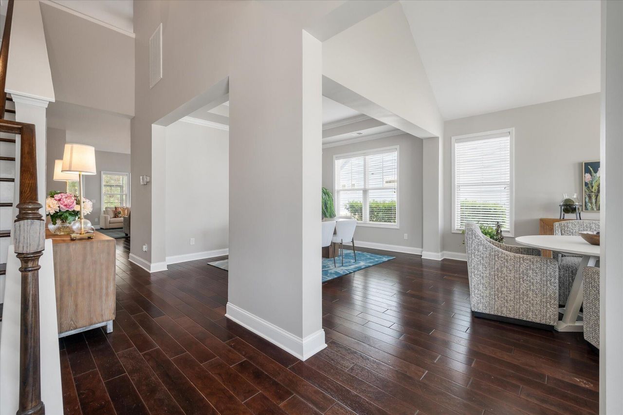 1420 Longspur Drive Photo 6