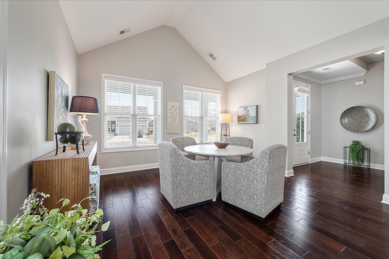 1420 Longspur Drive Photo 7