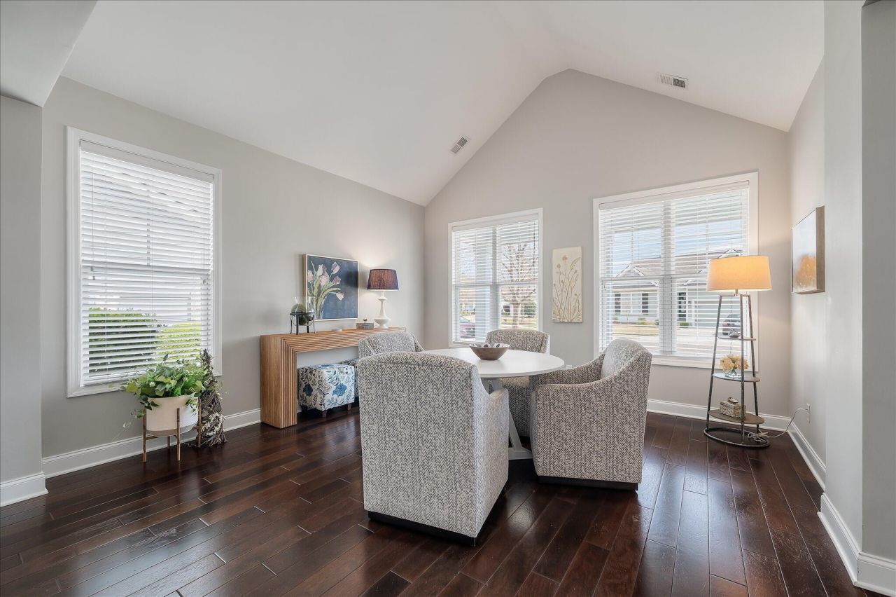 1420 Longspur Drive Photo 8