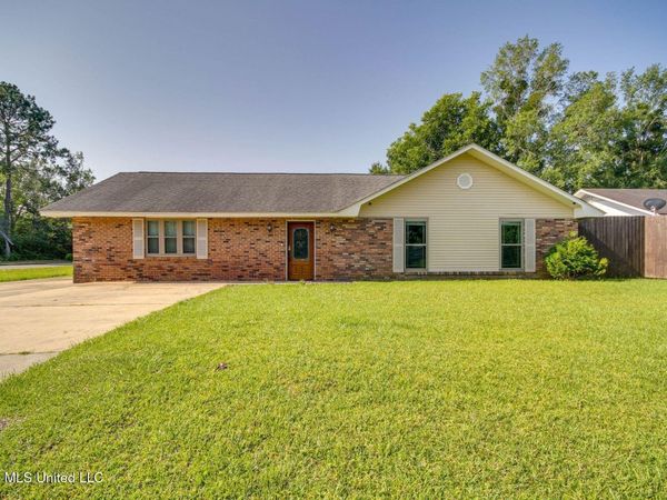 12424 Crestwood Drive, Gulfport, MS 39503