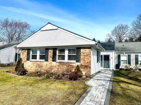 42 Freemont Lane , Coram, NY 11727