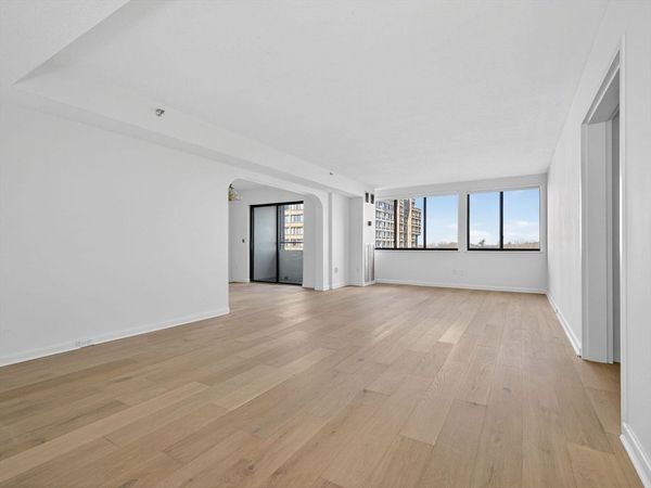 250 Hammond Pond Pkwy, Unit 905S, Newton, MA 02467