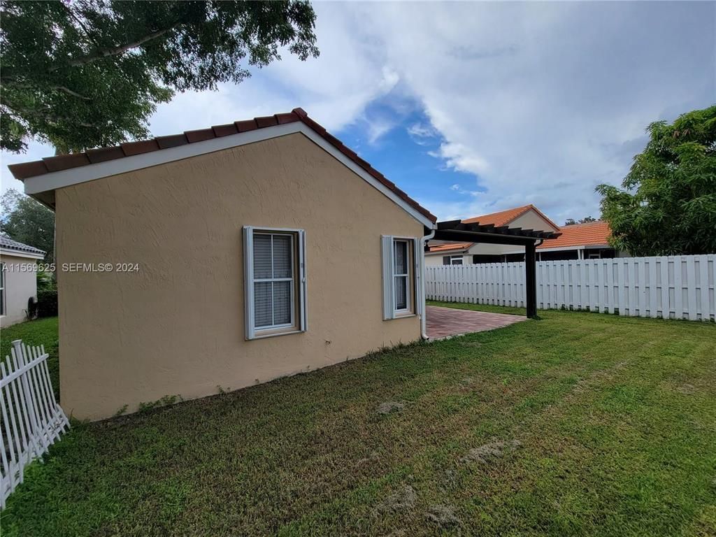 928 Falling Water Road, Weston, FL 33326 Photo