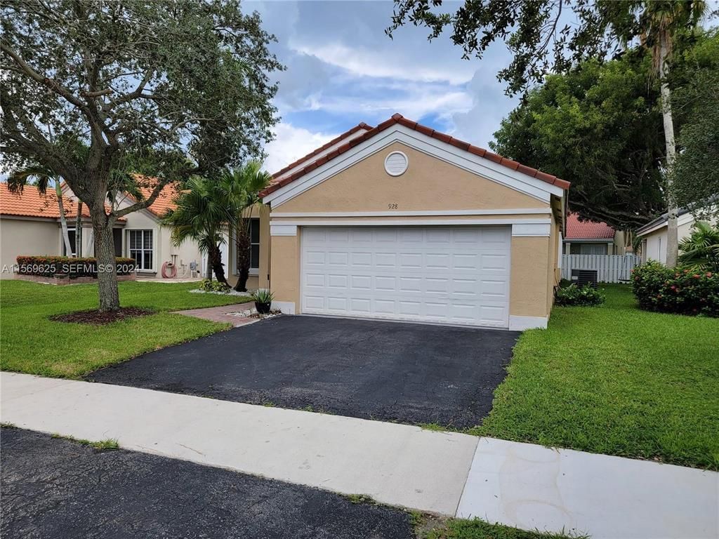 928 Falling Water Road, Weston, FL 33326 Photo