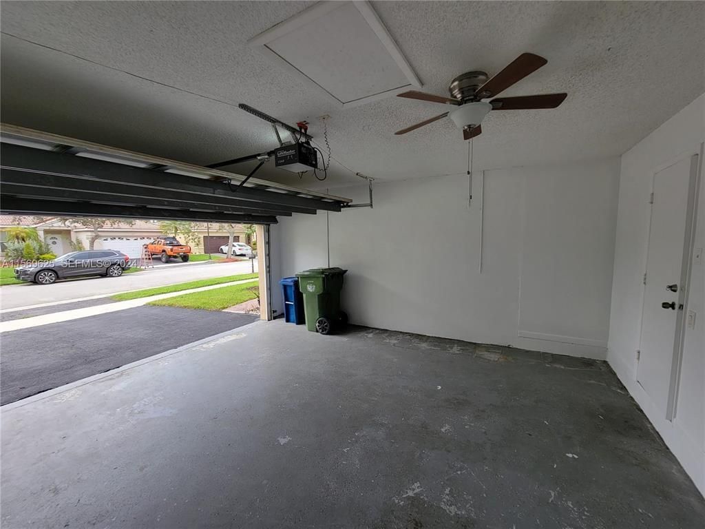 928 Falling Water Road, Weston, FL 33326 Photo