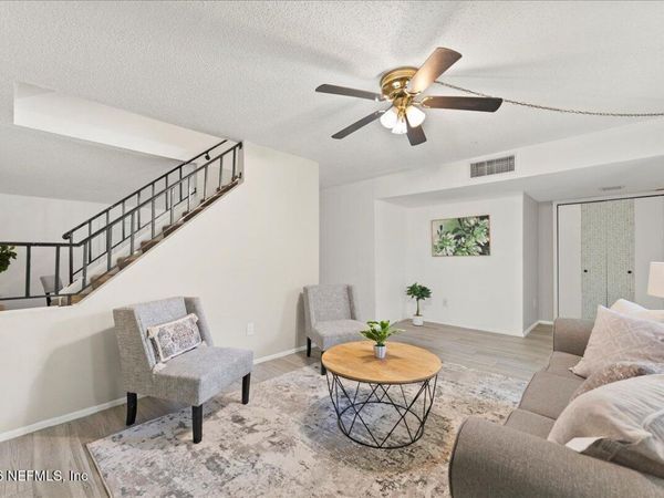 8140 SUTTON Place, Jacksonville, FL 32217