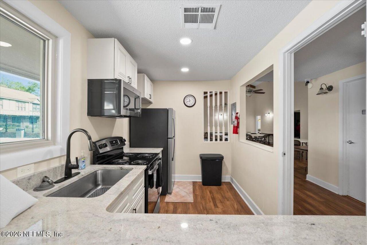 8140 Sutton Place, Jacksonville, FL 32217 Photo