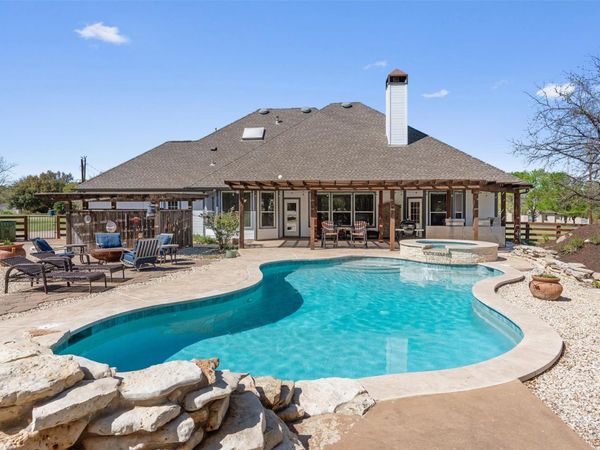 200 Four T Ranch RD , Georgetown, TX 78633