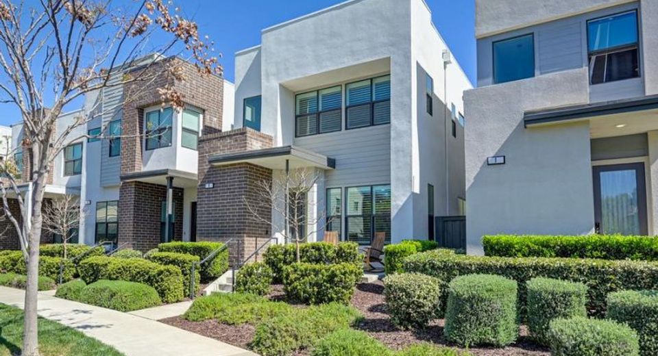 9 Fischbacher St, Sacramento, CA 95816 Photo