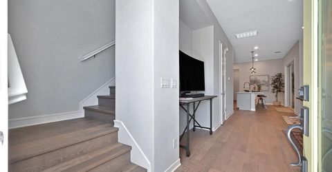 9 Fischbacher St, Sacramento, CA 95816 Photo