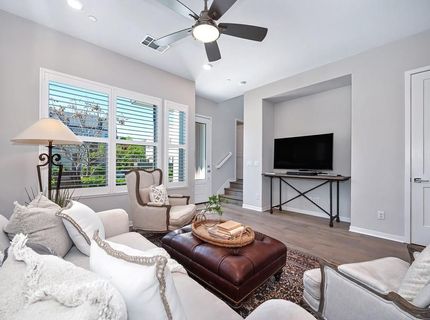 9 Fischbacher St, Sacramento, CA 95816 Photo