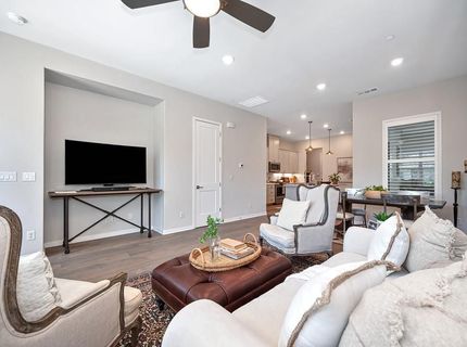 9 Fischbacher St, Sacramento, CA 95816 Photo