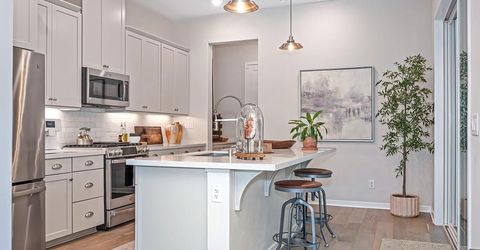 9 Fischbacher St, Sacramento, CA 95816 Photo