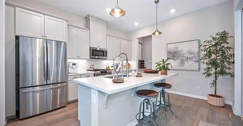 9 Fischbacher St, Sacramento, CA 95816 Photo