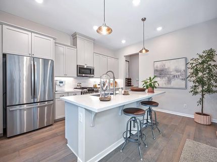 9 Fischbacher St, Sacramento, CA 95816 Photo