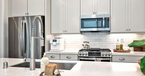 9 Fischbacher St, Sacramento, CA 95816 Photo