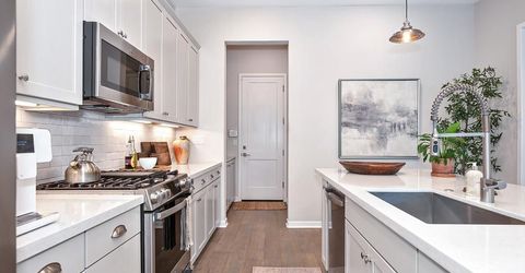 9 Fischbacher St, Sacramento, CA 95816 Photo