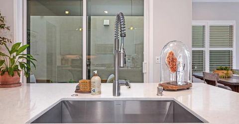 9 Fischbacher St, Sacramento, CA 95816 Photo