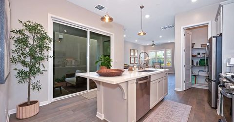 9 Fischbacher St, Sacramento, CA 95816 Photo