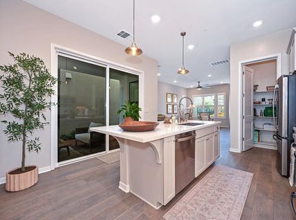 9 Fischbacher St, Sacramento, CA 95816 Photo