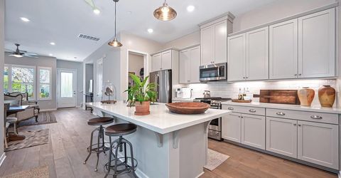 9 Fischbacher St, Sacramento, CA 95816 Photo