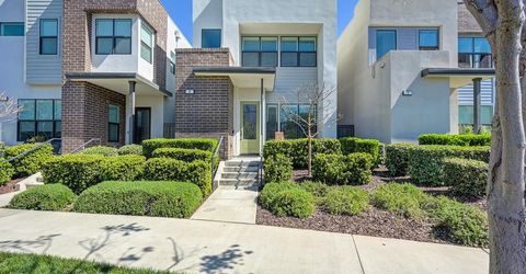 9 Fischbacher St, Sacramento, CA 95816 Photo