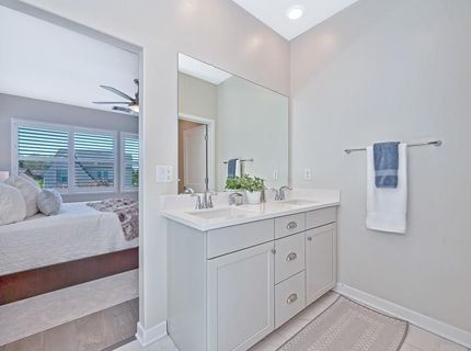 9 Fischbacher St, Sacramento, CA 95816 Photo