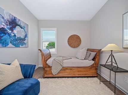 9 Fischbacher St, Sacramento, CA 95816 Photo