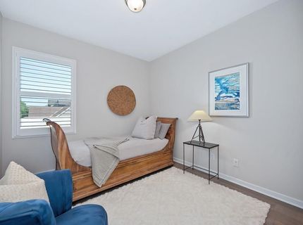 9 Fischbacher St, Sacramento, CA 95816 Photo