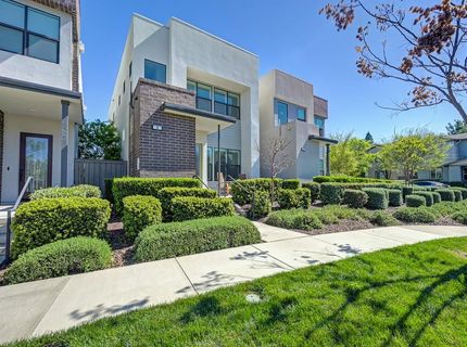 9 Fischbacher St, Sacramento, CA 95816 Photo