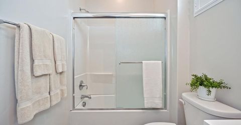 9 Fischbacher St, Sacramento, CA 95816 Photo