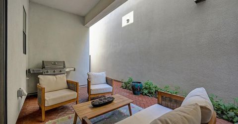 9 Fischbacher St, Sacramento, CA 95816 Photo